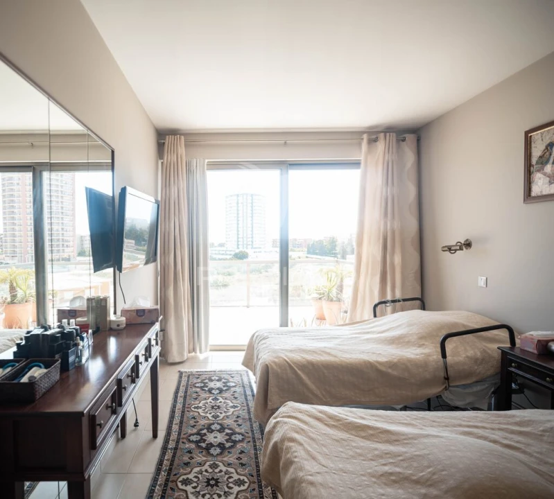 Apartamento T2 para Venda em Portimão Foto 12