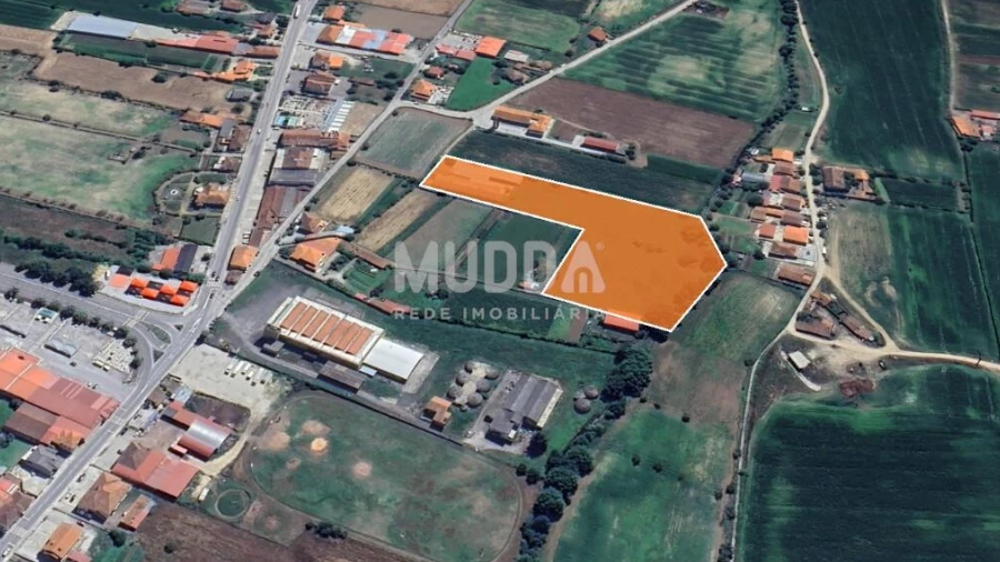 Terreno para Venda em Calvão e Soutelinho da Raia