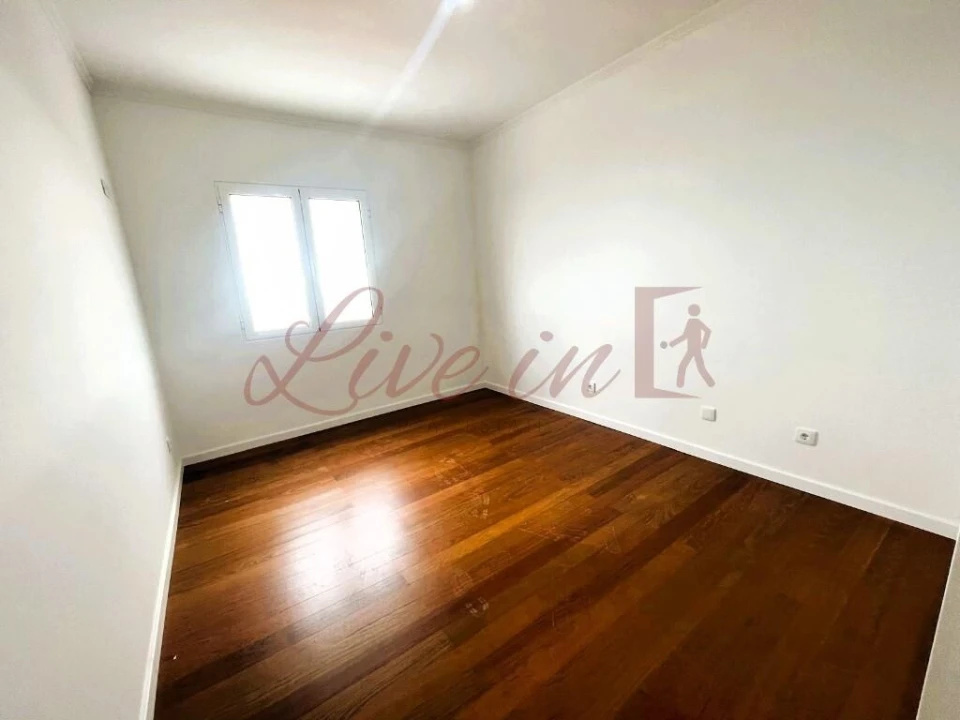 Moradia T3 para Venda em Santa Cruz Foto 13