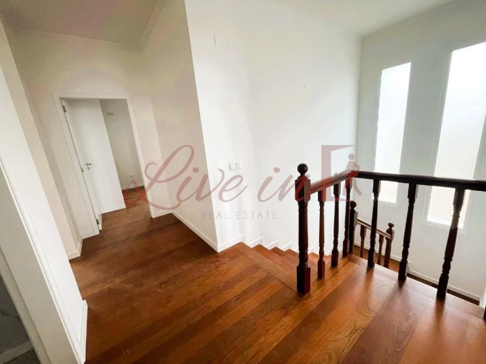 Moradia T3 para Venda em Santa Cruz Foto 16