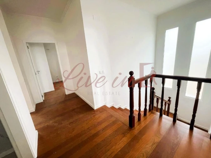 Moradia T3 para Venda em Santa Cruz Foto 16