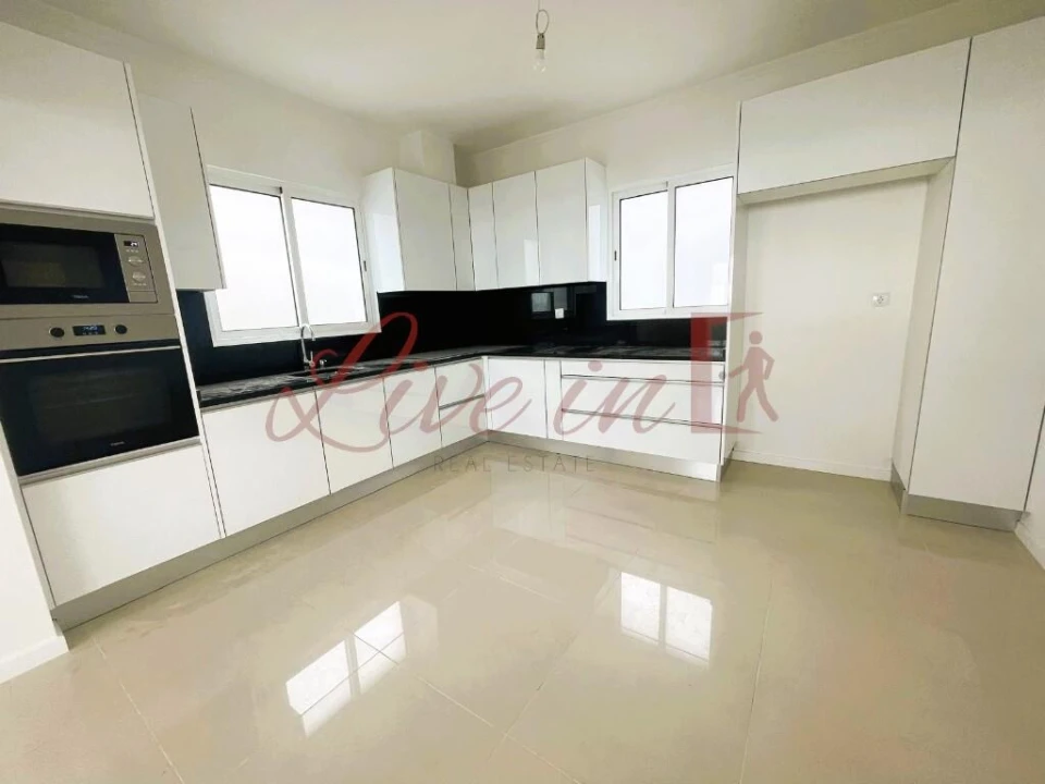 Moradia T3 para Venda em Santa Cruz Foto 8