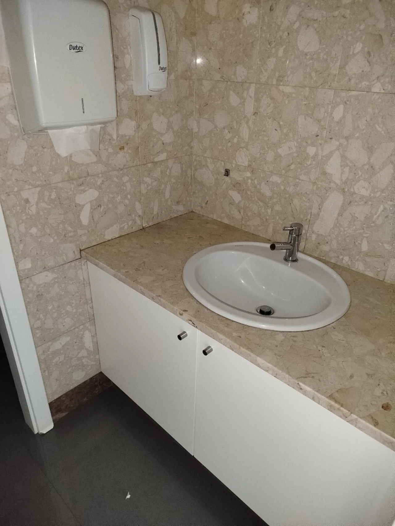 Armazém para Arrendamento em Sacavém e Prior Velho Foto 12