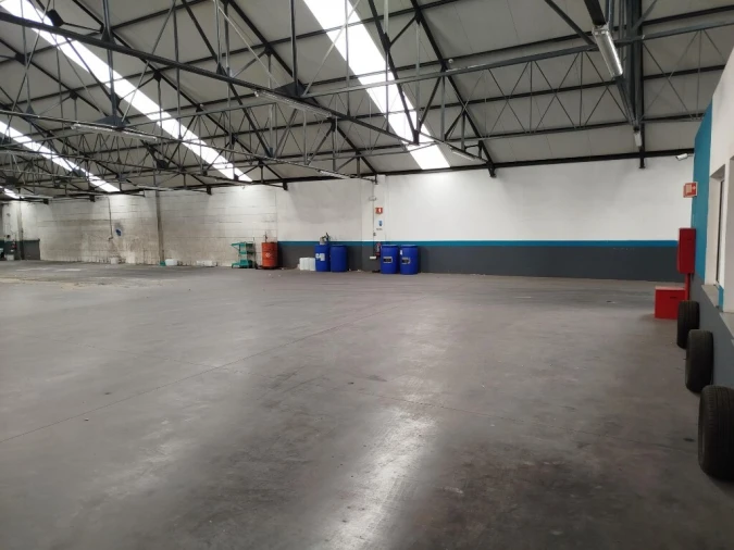 Armazém para Arrendamento em Sacavém e Prior Velho Foto 8