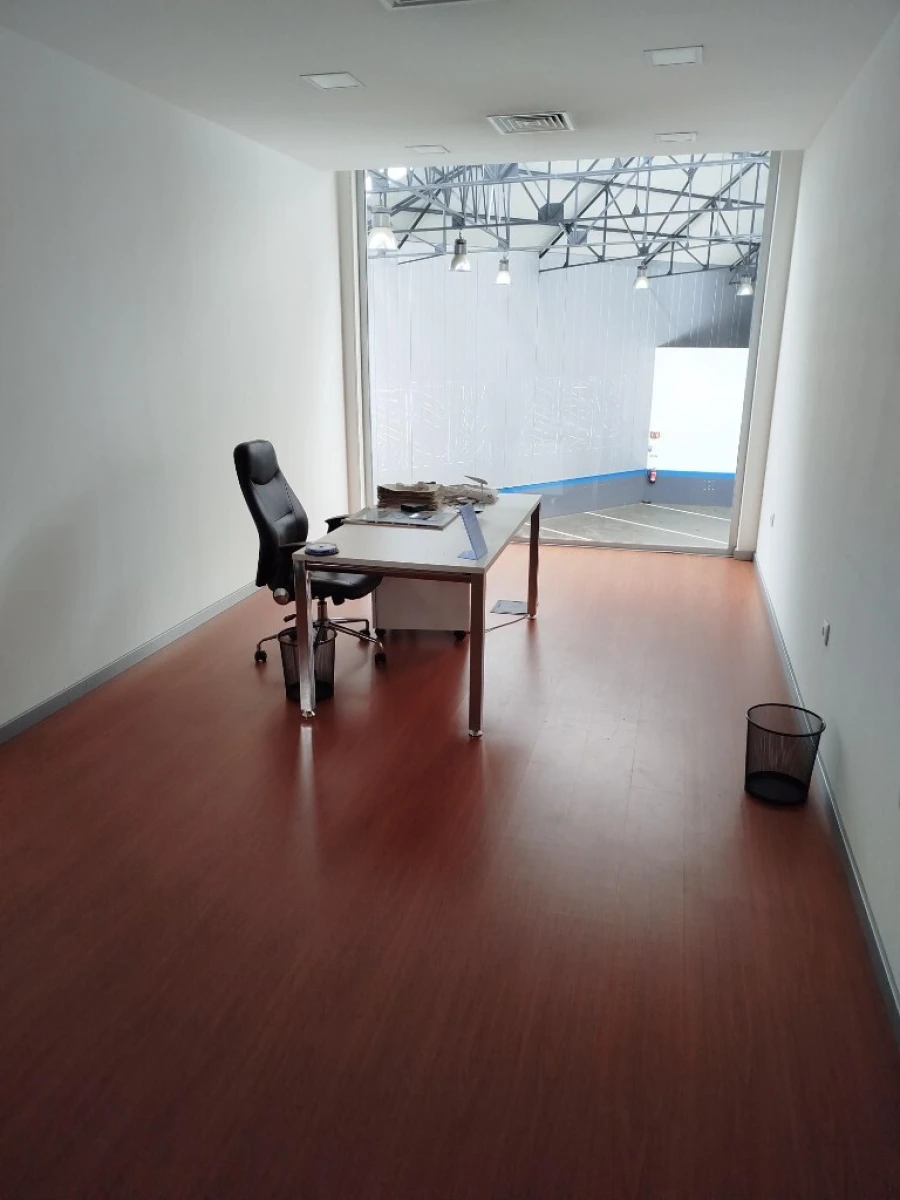 Armazém para Arrendamento em Sacavém e Prior Velho Foto 16