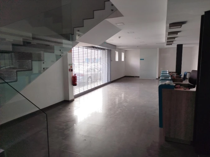 Armazém para Arrendamento em Sacavém e Prior Velho Foto 3