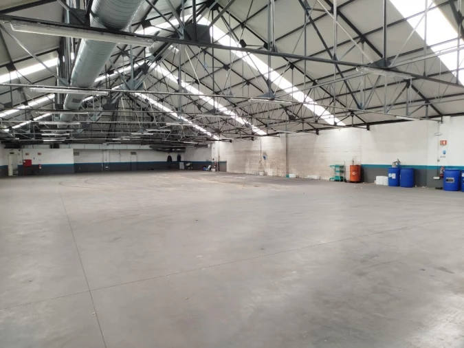 Armazém para Arrendamento em Sacavém e Prior Velho Foto 7