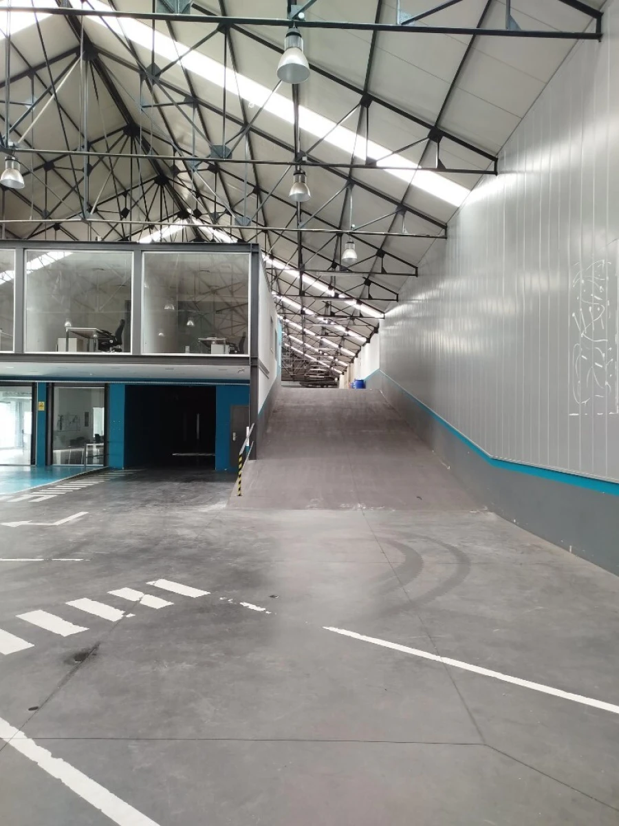 Armazém para Arrendamento em Sacavém e Prior Velho Foto 2