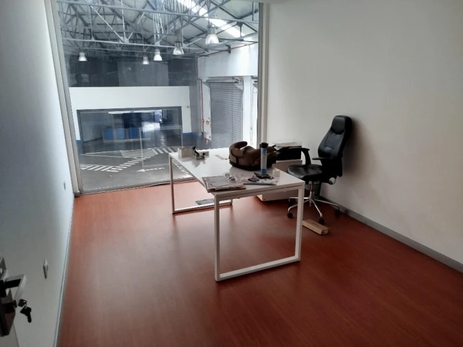 Armazém para Arrendamento em Sacavém e Prior Velho Foto 14