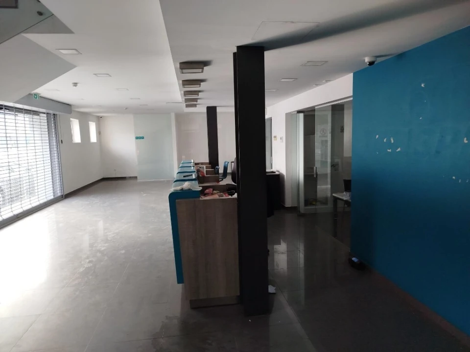 Armazém para Arrendamento em Sacavém e Prior Velho Foto 10