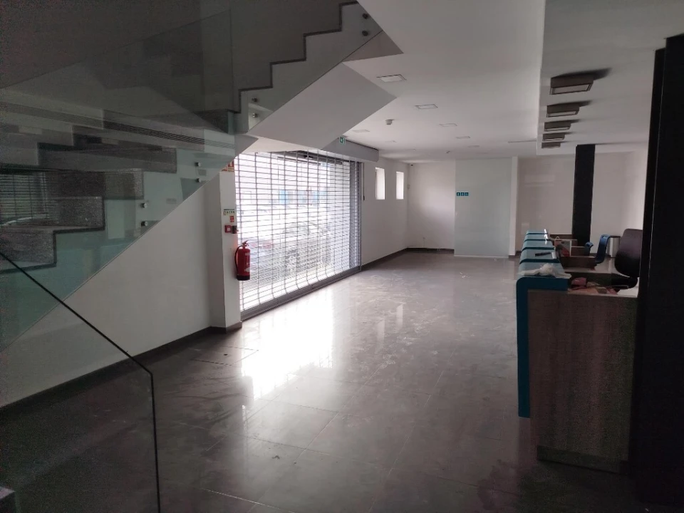 Armazém para Arrendamento em Sacavém e Prior Velho Foto 3