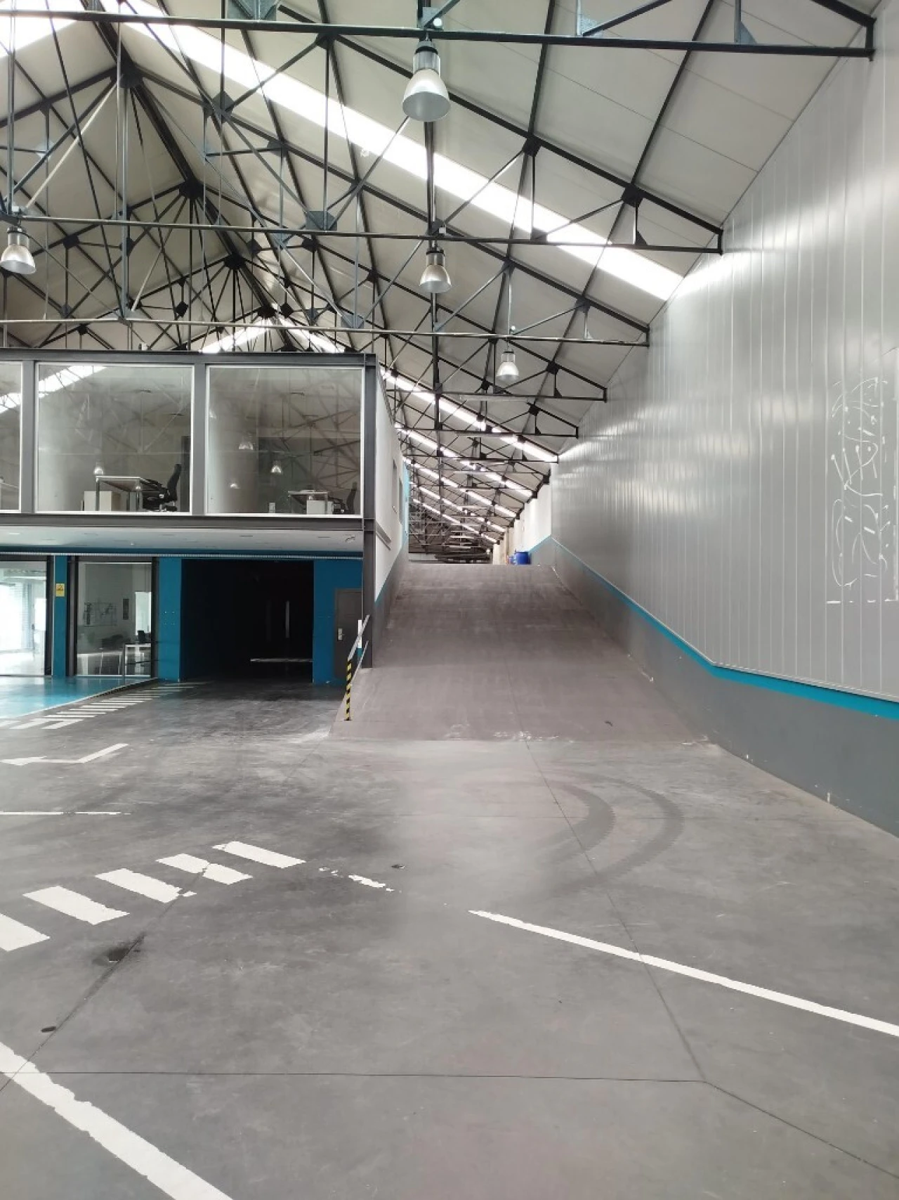 Armazém para Arrendamento em Sacavém e Prior Velho Foto 2