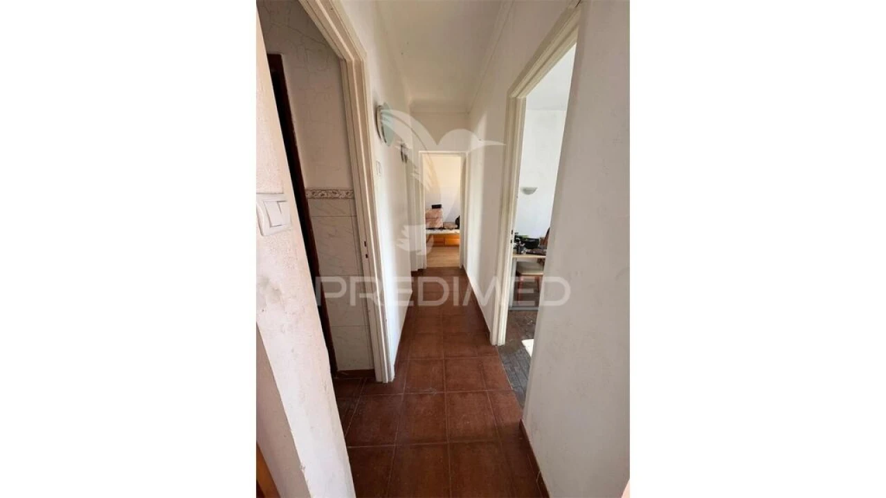 Moradia T3 para Venda em Campolide Foto 6