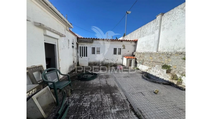 Moradia T3 para Venda em Campolide Foto 4