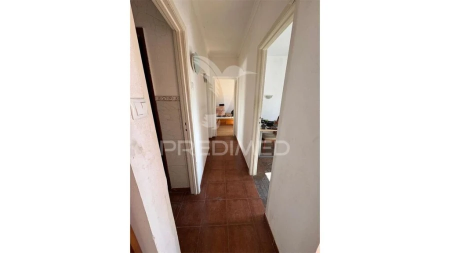 Moradia T3 para Venda em Campolide Foto 6