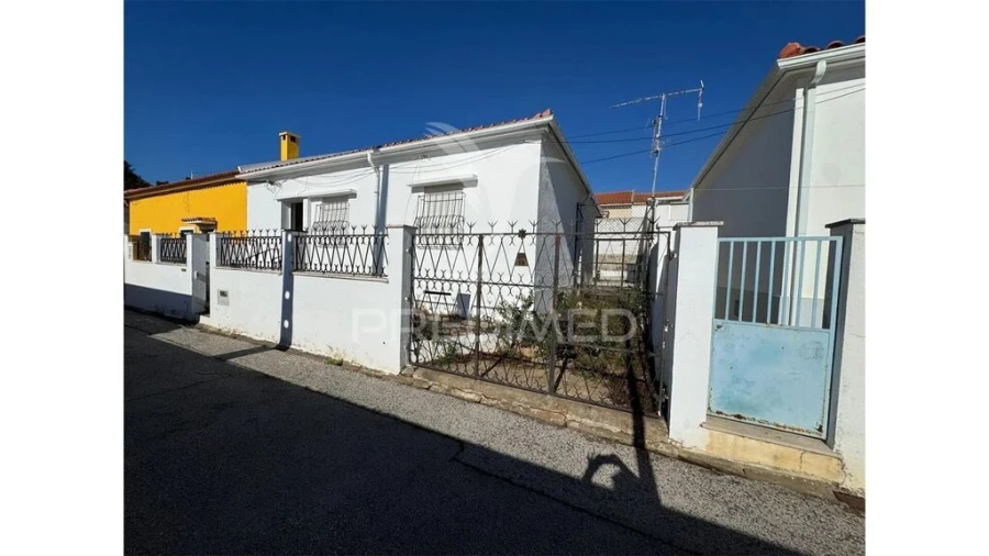 Moradia T3 para Venda em Campolide Foto 2