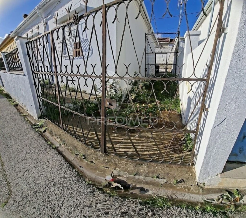 Moradia T3 para Venda em Campolide Foto 3