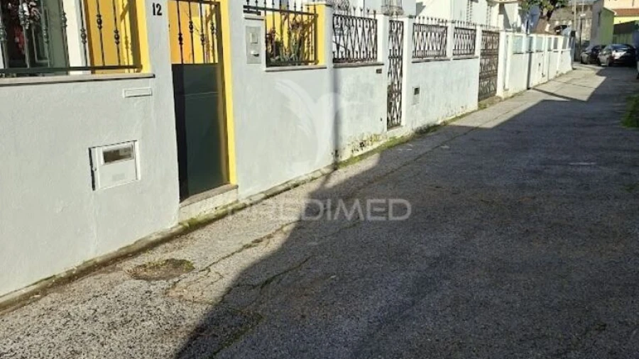Moradia T3 para Venda em Campolide