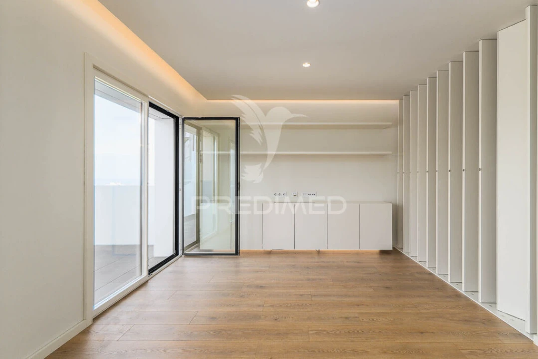 Apartamento T4 para Venda em Colares Foto 9