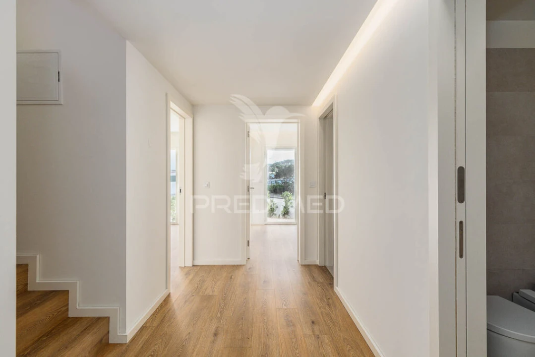 Apartamento T4 para Venda em Colares Foto 16