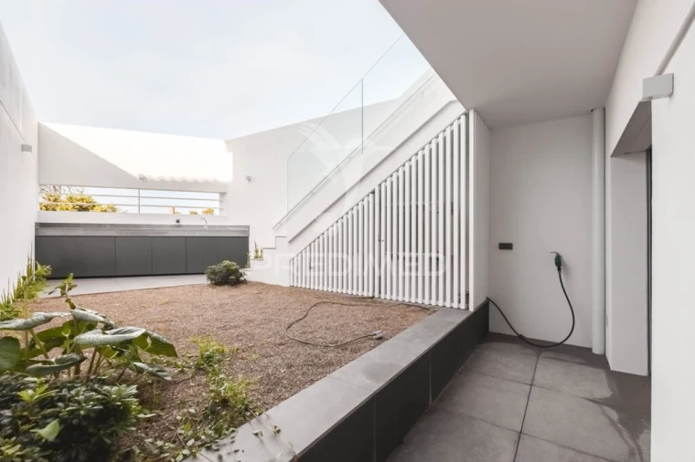 Apartamento T4 para Venda em Colares Foto 1