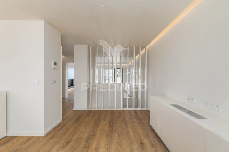 Apartamento T4 para Venda em Colares Foto 8