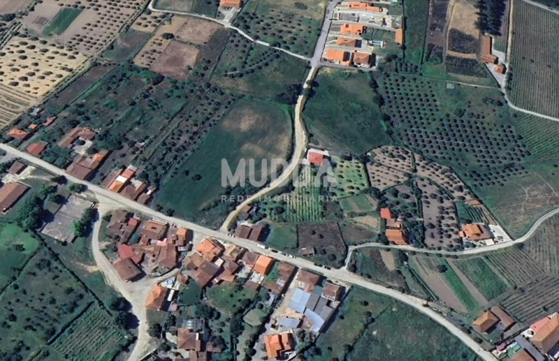 Terreno para Venda em Vilar de Nantes Foto 2