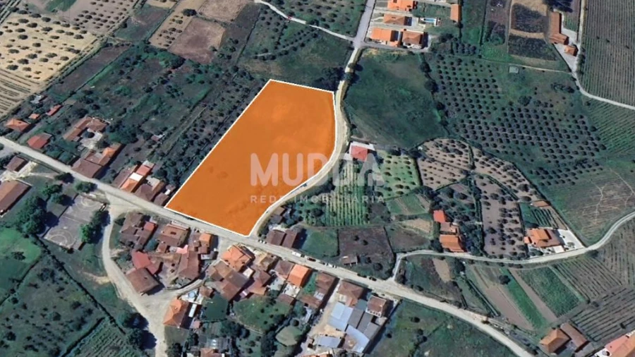 Terreno para Venda em Vilar de Nantes