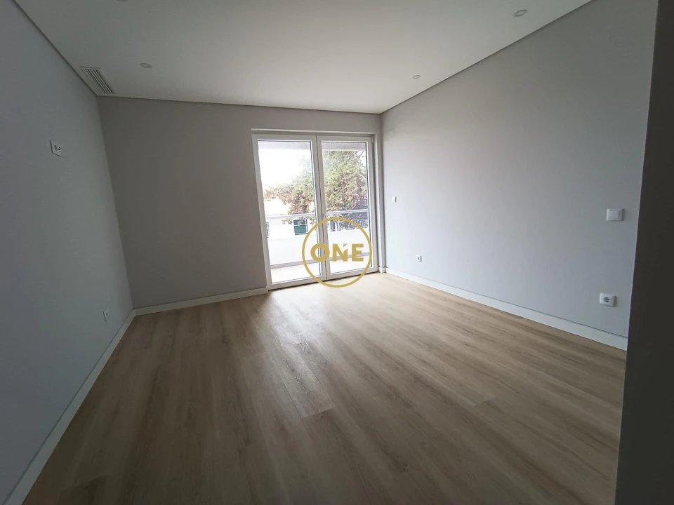 Apartamento T3 para Venda em Carcavelos e Parede Foto 19