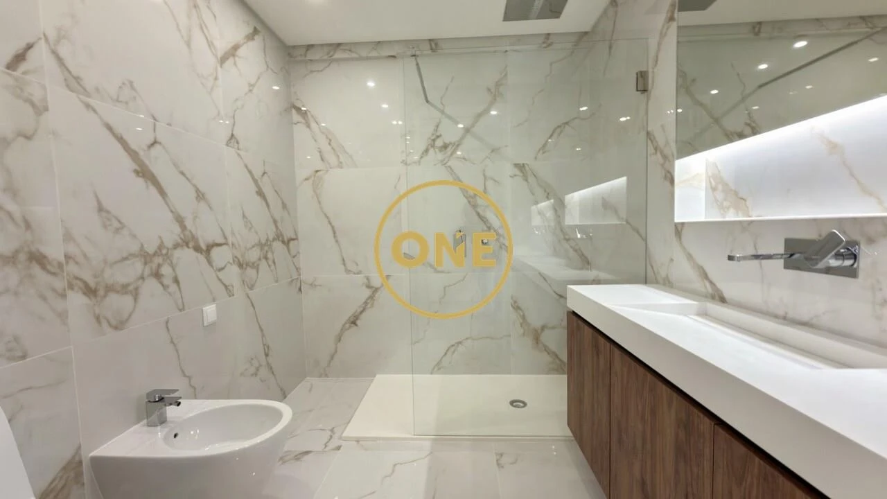 Apartamento T3 para Venda em Carcavelos e Parede Foto 31