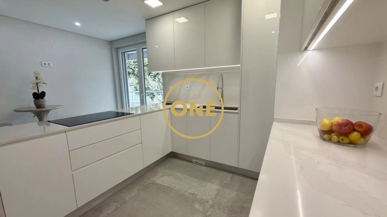 Apartamento T3 para Venda em Carcavelos e Parede Foto 6