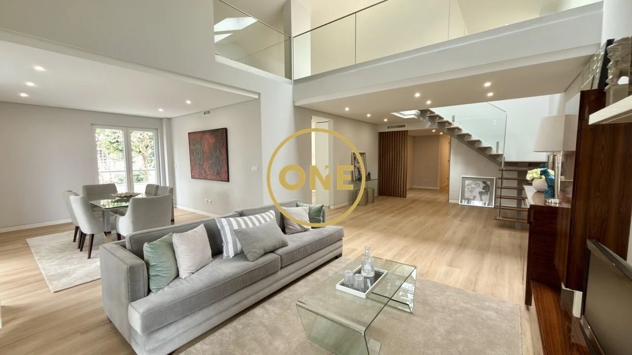 Apartamento T3 para Venda em Carcavelos e Parede Foto 18