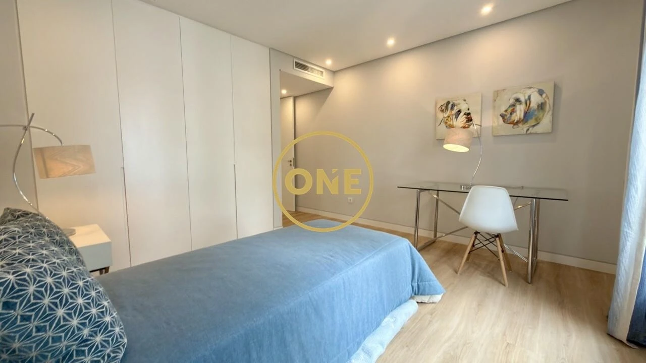 Apartamento T3 para Venda em Carcavelos e Parede Foto 36