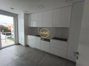 Apartamento T3 para Venda em Carcavelos e Parede