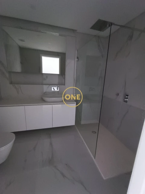 Apartamento T3 para Venda em Carcavelos e Parede