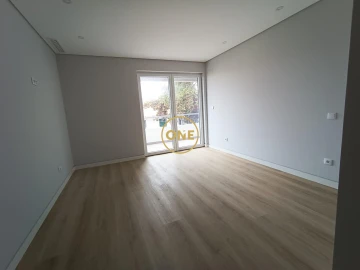 Apartamento T3 para Venda em Carcavelos e Parede