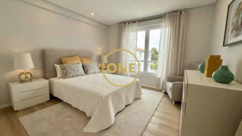 Apartamento T3 para Venda em Carcavelos e Parede