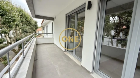 Apartamento T3 para Venda em Carcavelos e Parede