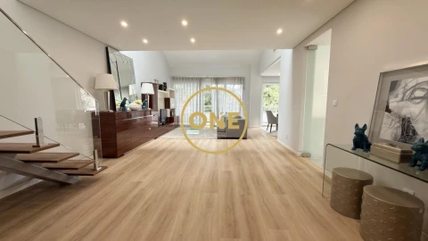 Apartamento T3 para Venda em Carcavelos e Parede