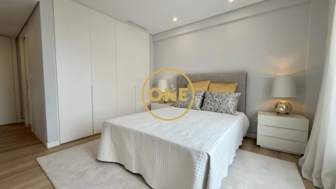 Apartamento T3 para Venda em Carcavelos e Parede