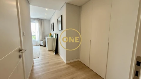 Apartamento T3 para Venda em Carcavelos e Parede
