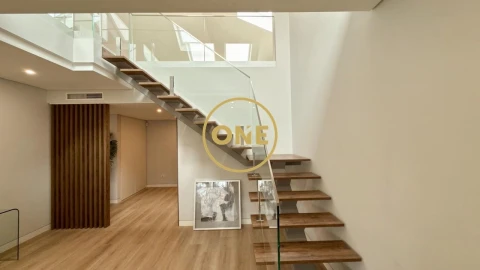 Apartamento T3 para Venda em Carcavelos e Parede