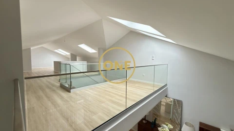 Apartamento T3 para Venda em Carcavelos e Parede