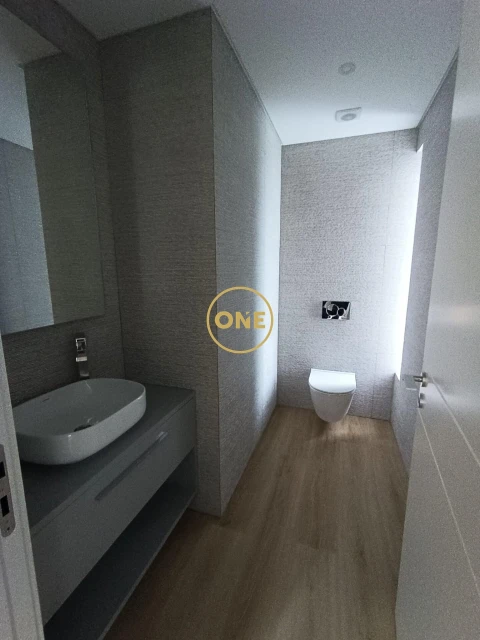 Apartamento T3 para Venda em Carcavelos e Parede