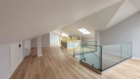 Apartamento T3 para Venda em Carcavelos e Parede