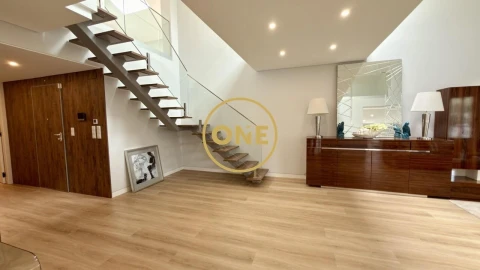 Apartamento T3 para Venda em Carcavelos e Parede