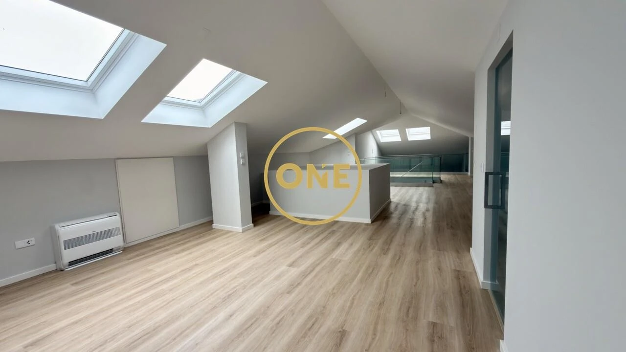 Apartamento T3 para Venda em Carcavelos e Parede Foto 47