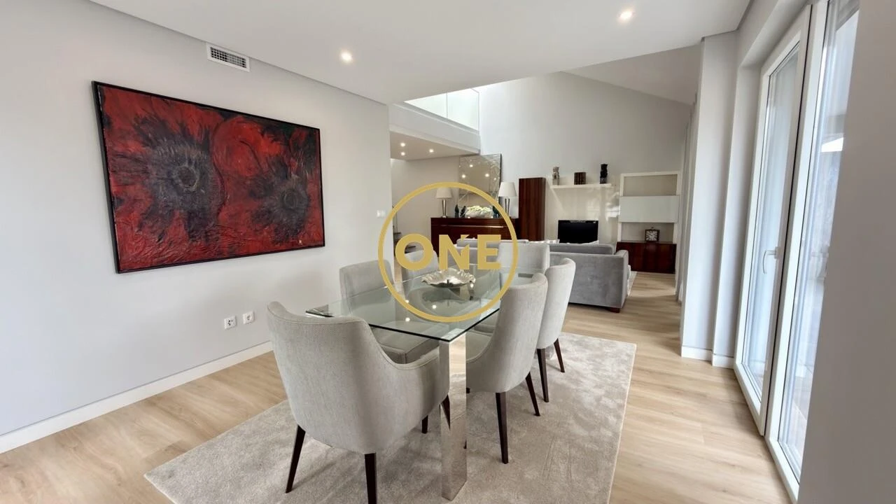 Apartamento T3 para Venda em Carcavelos e Parede Foto 21