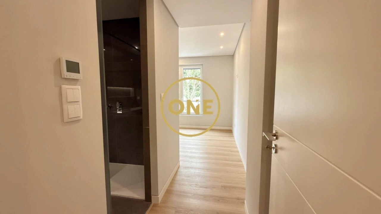 Apartamento T3 para Venda em Carcavelos e Parede Foto 37