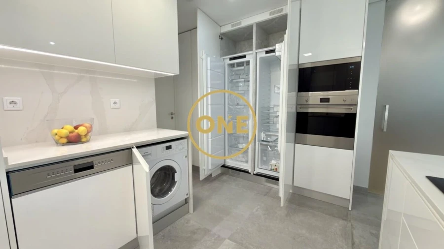 Apartamento T3 para Venda em Carcavelos e Parede Foto 7